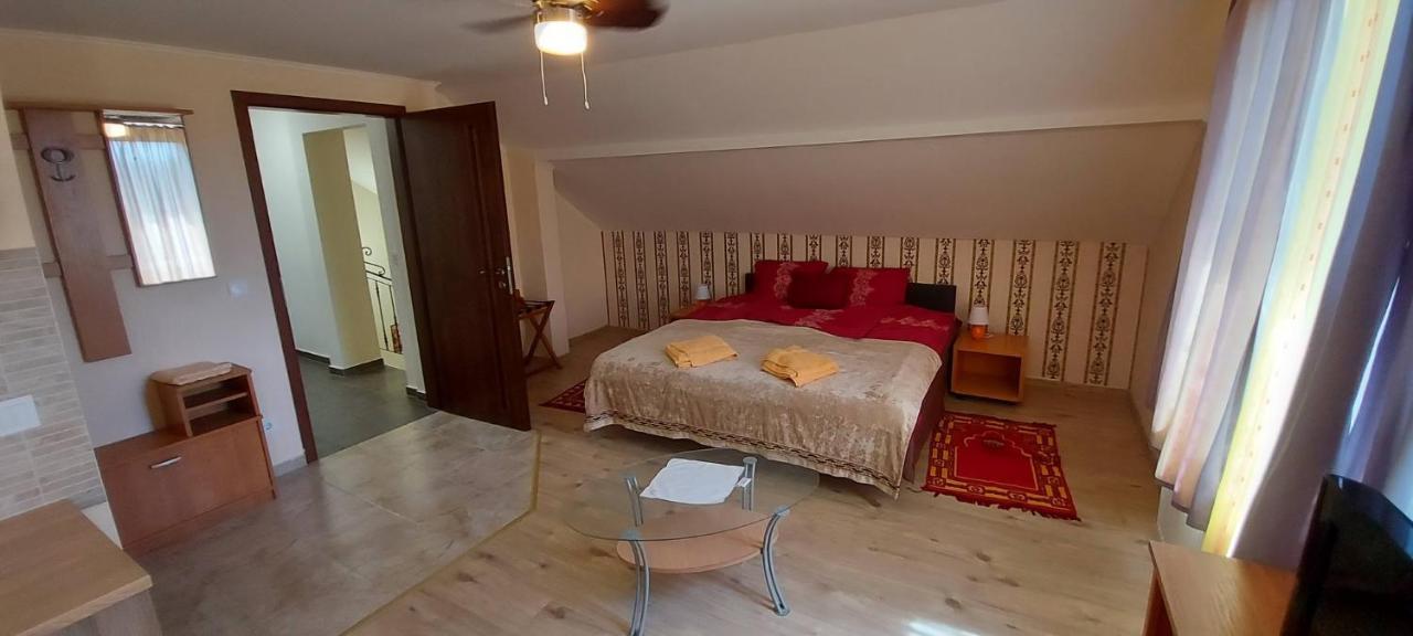 Villa Verteskacsa Vertesacsa Bagian luar foto