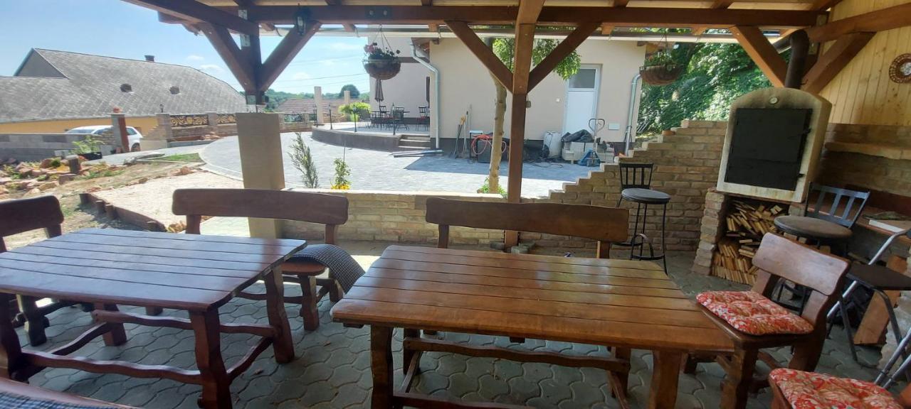 Villa Verteskacsa Vertesacsa Bagian luar foto