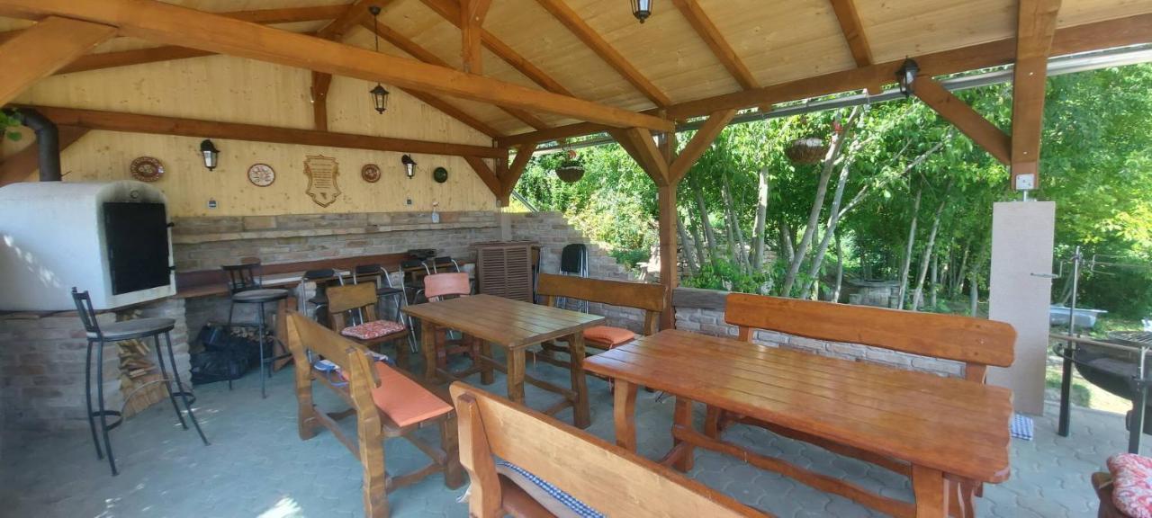 Villa Verteskacsa Vertesacsa Bagian luar foto