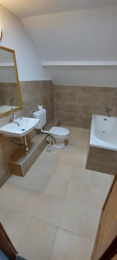 Villa Verteskacsa Vertesacsa Bagian luar foto
