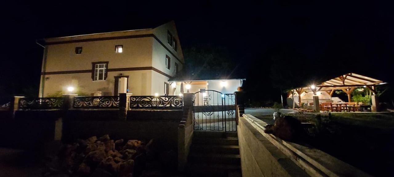 Villa Verteskacsa Vertesacsa Bagian luar foto